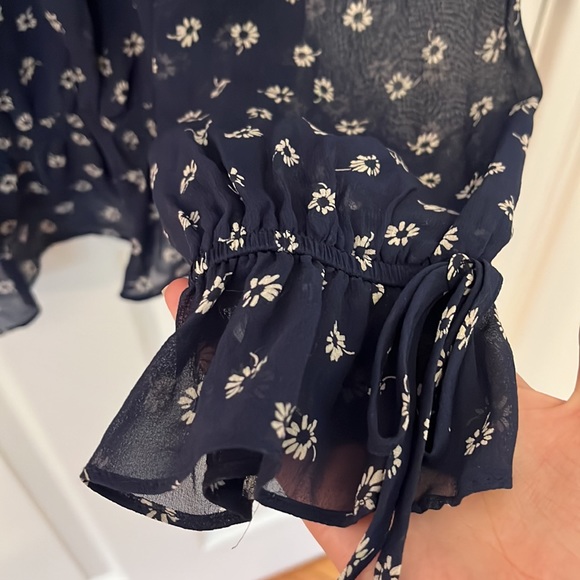 Silk floral Blouse - Picture 3 of 4